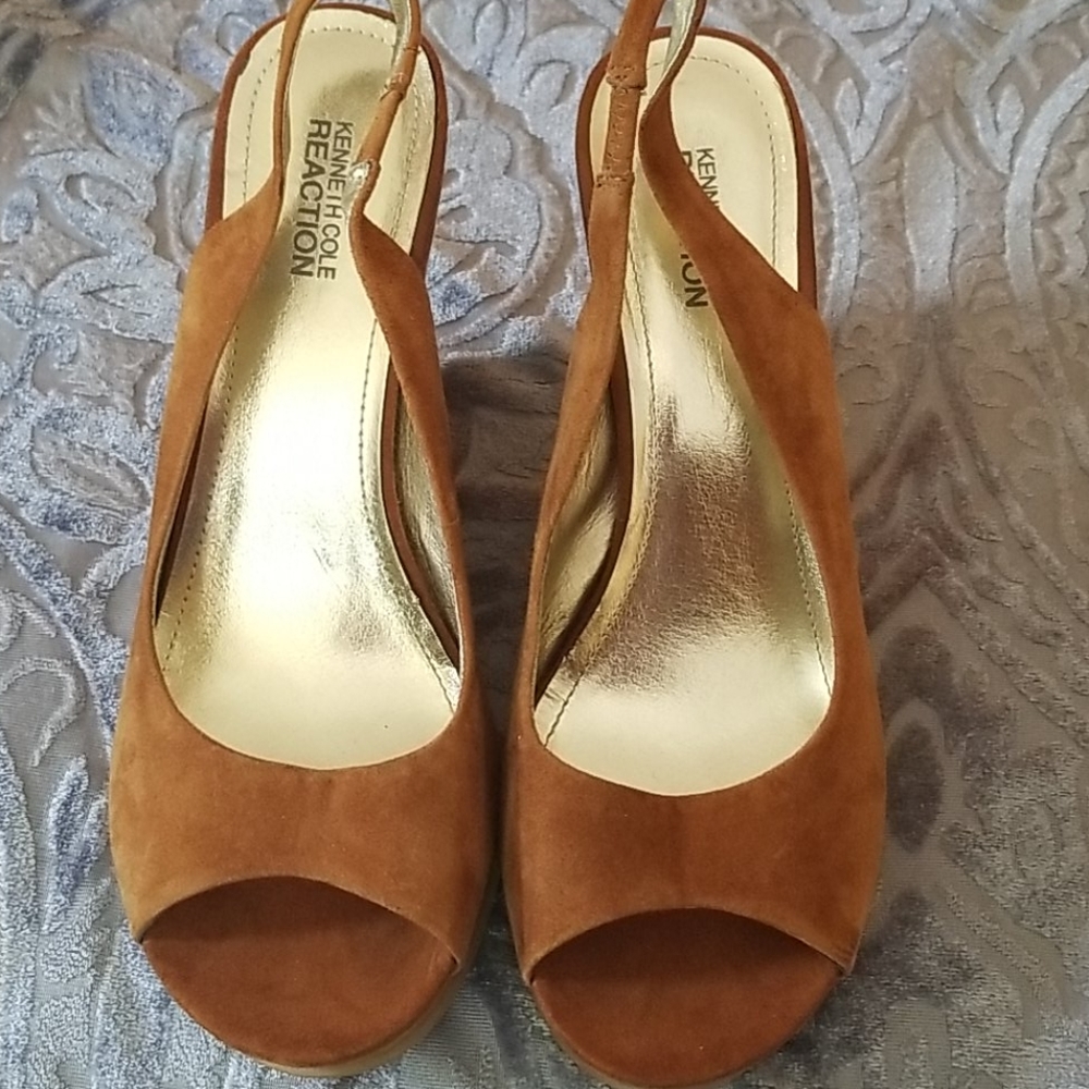 Ladies brown suede shoes